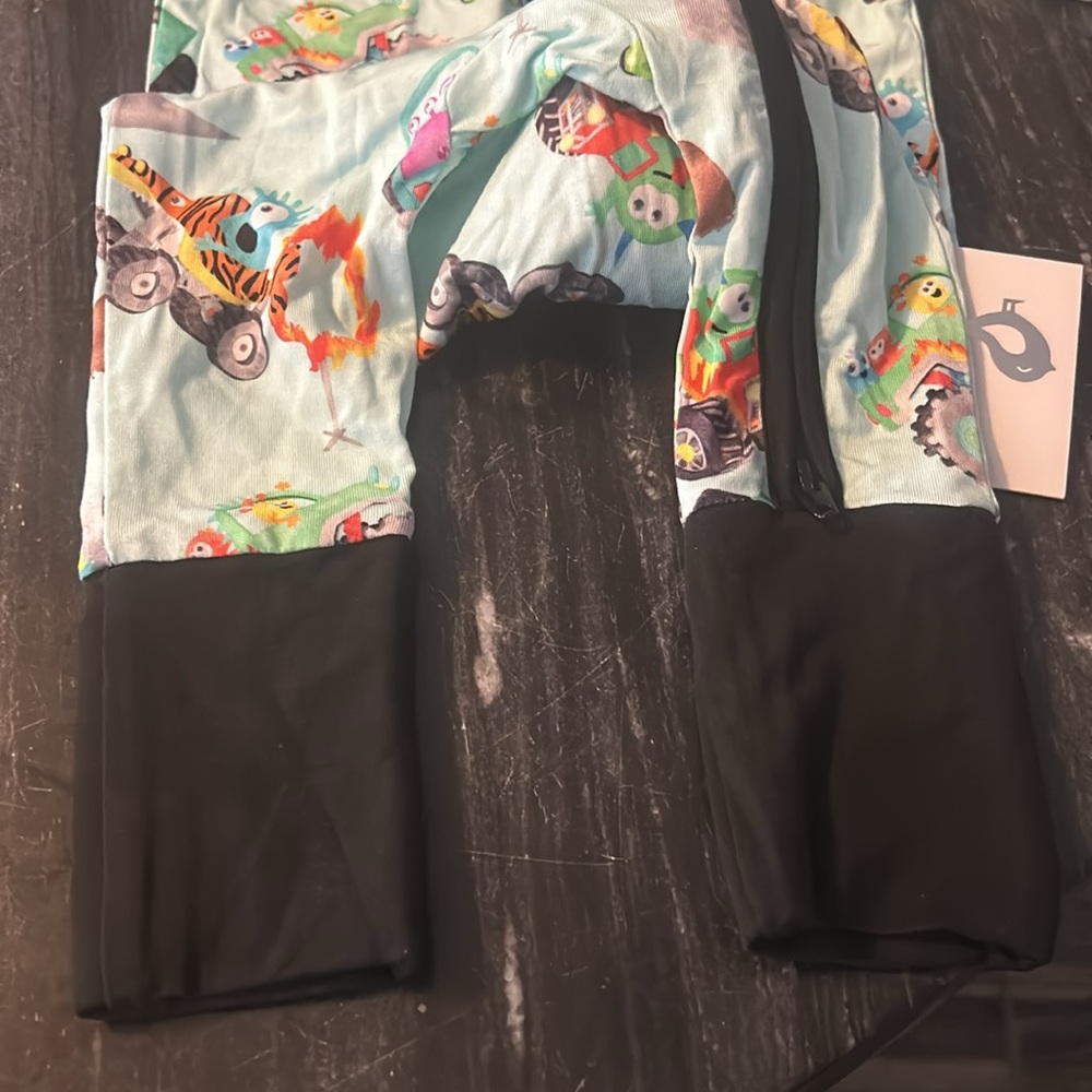 Adorable birdie Bean, one piece new with tags. 0-3 mos - Picture 2 of 3